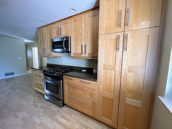 3rd image of 2186 Anthony Dr