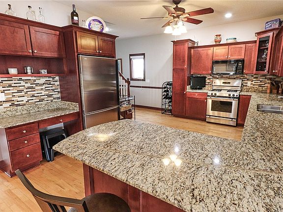 5th image of 10094 NE 75th Ave