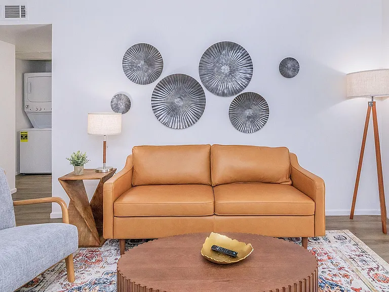 2 BED 2 BATH
