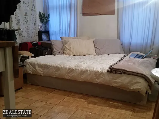 Rented by ZealEstate Group Inc | media 9