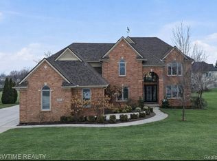 4157 Springbrook Dr, Sterling Heights, MI 48314