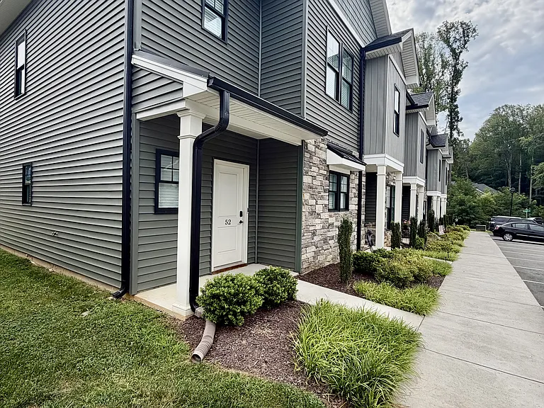 52 Cuddington Ln #1 — Photo 2