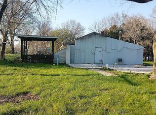 E Cross St, Centerville, IA 52544