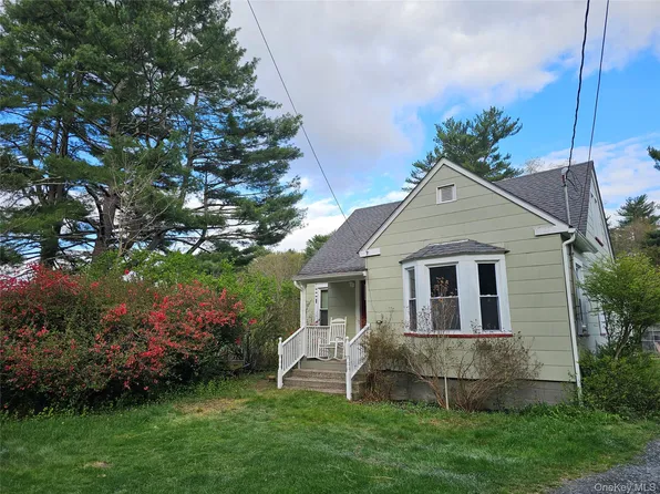 104 Canal Drive, Godeffroy, NY 12729