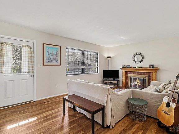 4th image of 1899 Berkshire Rd