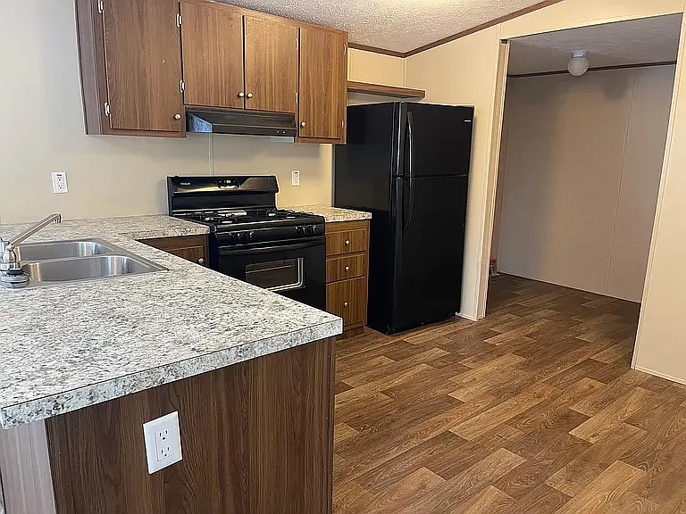 Bella Vista Village — Photo 1