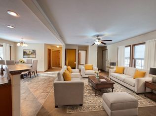 2180 W Maple St, Fremont, MI 49412