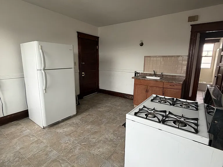 366 Tolland St #3 — Photo 2