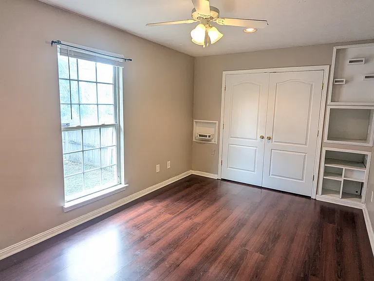 1704 Chris Dr — Photo 17
