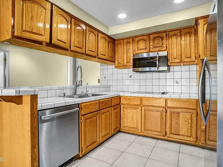 1307 S Petit Ave — Photo 9