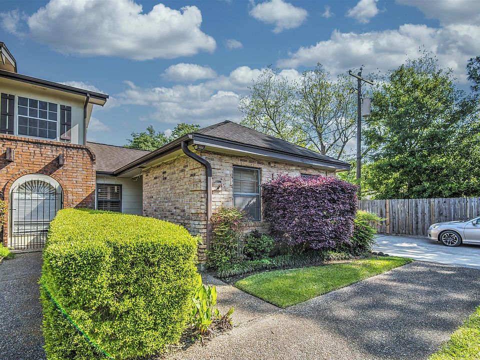 1st image of 1328 Town Cir #1