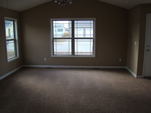 5th image of 1303 River Birch Dr