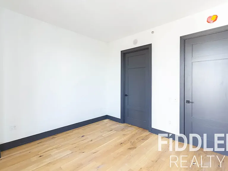 42-20 27th St #1901 — Photo 6