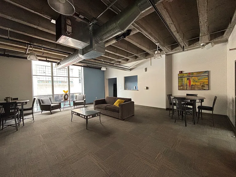 Downtowner Apartments — Photo 13