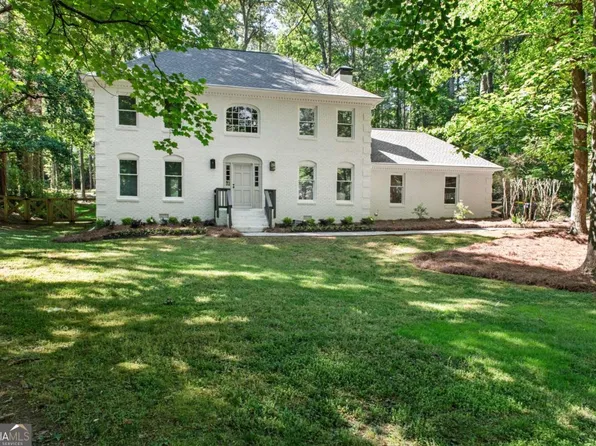 1080 Willow Bnd, Roswell, GA 30075