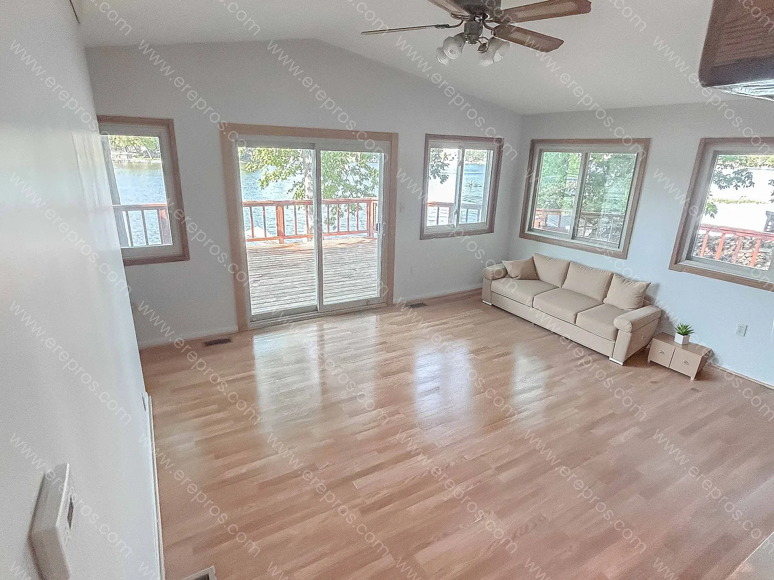 2 bed, 1.5 bath, 952 sqft, $2,100 — Photo 2
