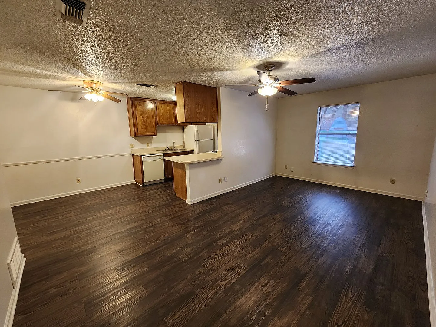 Cozy 2 Bedroom In Crowley — Photo 2