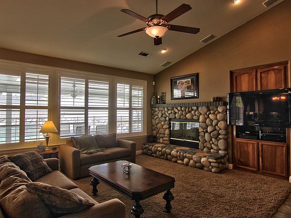 4th image of 10 Gingerhill Ct