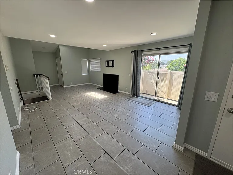 810 W Lambert Rd — Photo 7