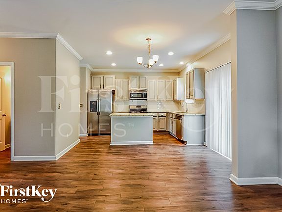 4th image of 326 Chapel Hill Trl