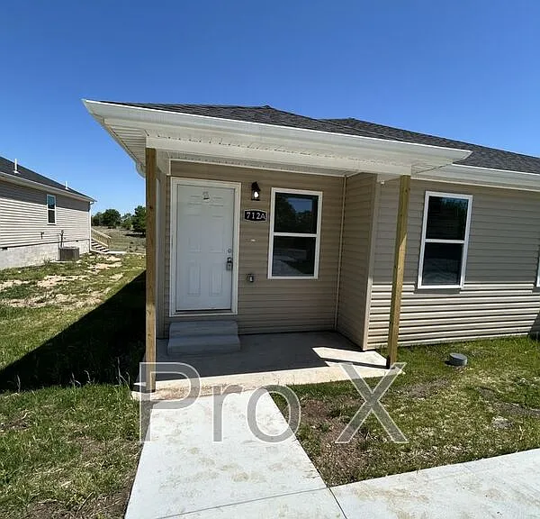 712 N Columbus St #A — Photo 1