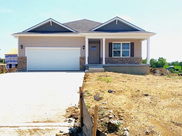 21065 W 217th St, Spring Hill, KS 66083