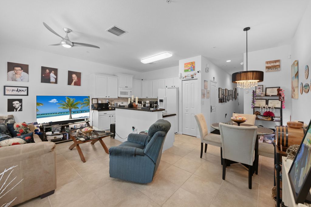 701 SW 1ST Terrace, photo 5