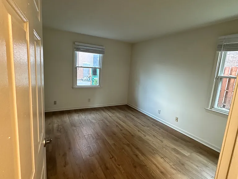 2905 Burch Ave #8 — Photo 17