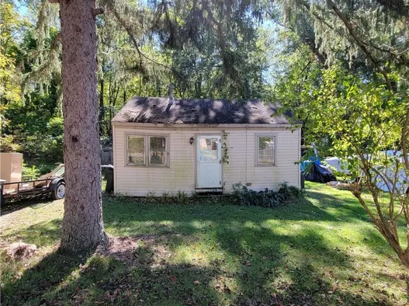 5820 Ash St, Chippewa Lake, OH 44215