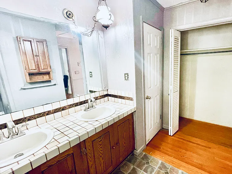 1902 Forney Dr NW — Photo 5