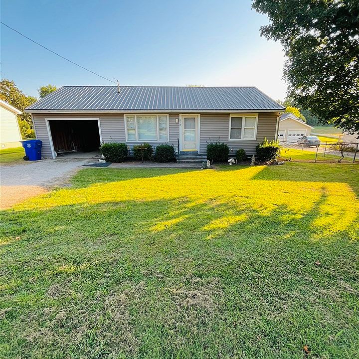 1st image of 122 Goff Dr