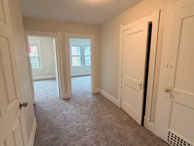 834 N Detroit Ave — Photo 22