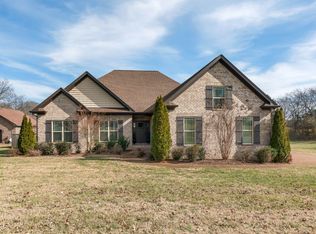 812 N Palmers Chapel Rd, White House, TN 37188