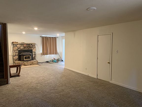 5th image of 4924 Golden St