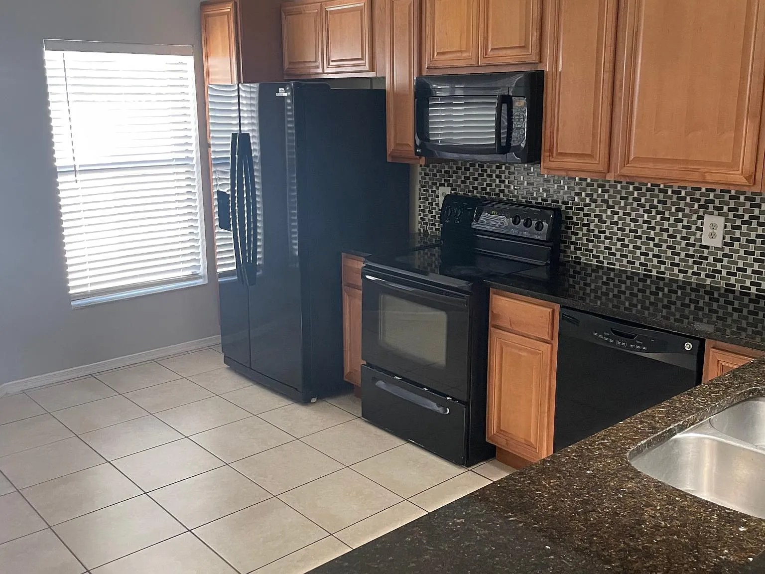 2 bed, 1014 sqft, $1,900 — Photo 4