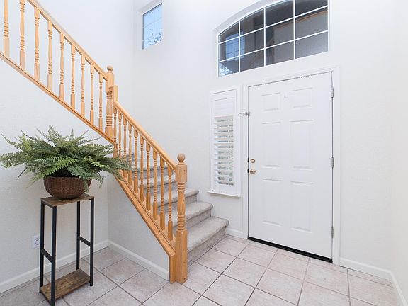 4th image of 1324 Primavera Ave