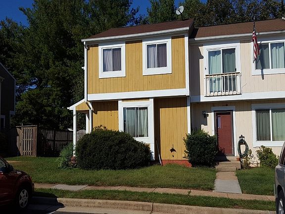 2nd image of 24 Sugarland Square Ct