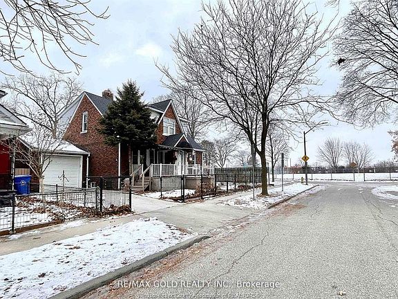 2nd image of 1236 Hickory Rd