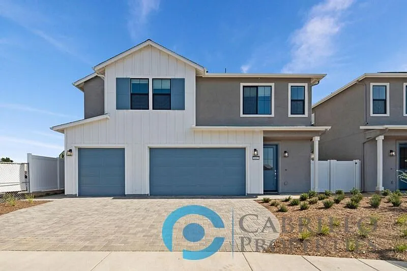2 bed, 3.0 bath, 1193 sqft, $3,695 — Photo 2