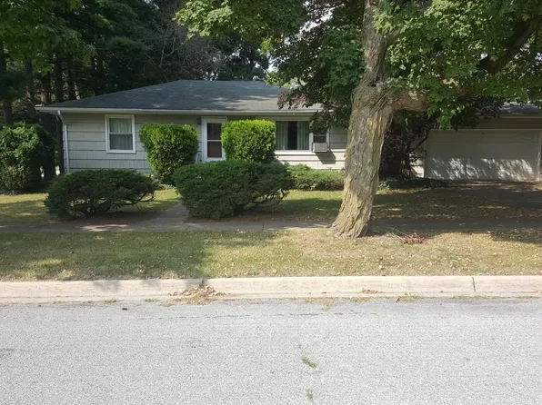 522 Liberty St, Buchanan, MI 49107