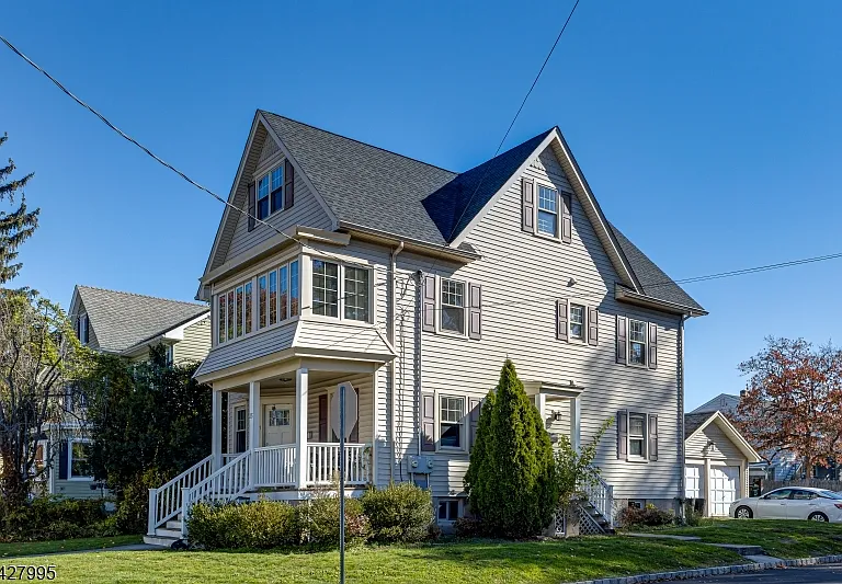 35 Burnside Ave #B — Photo 3
