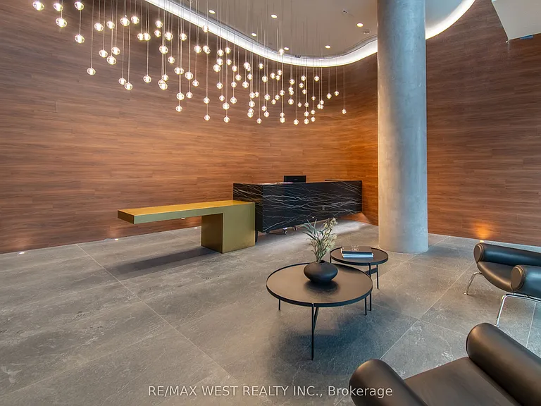 39 Mary St #1210 — Photo 3