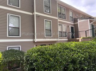 402 Wynnes Ridge Cir SE, Marietta, GA 30067
