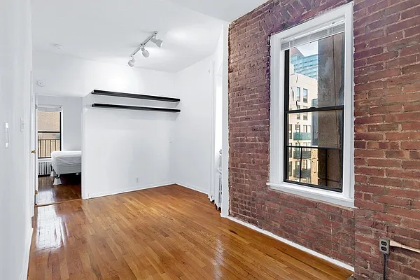 Rented by Cooper & Cooper Real Estate | media 13