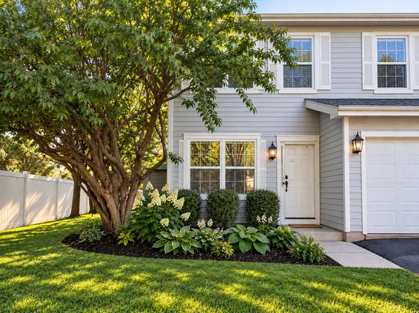 2710 Loveland St, Naperville, IL 60564