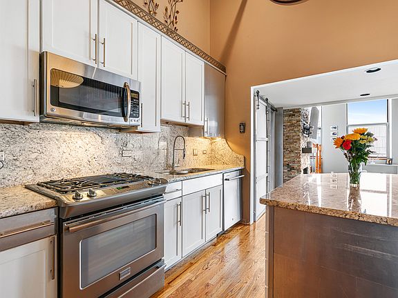 5th image of 758 N Larrabee St APT 418