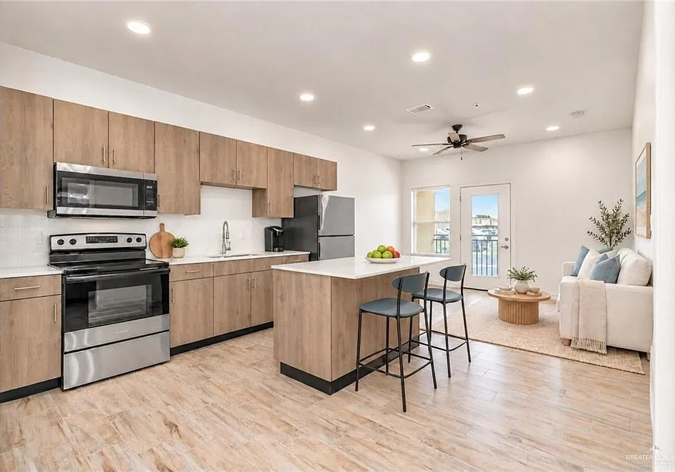 2 bed, 2.0 bath, 1000 sqft, $950 — Photo 3