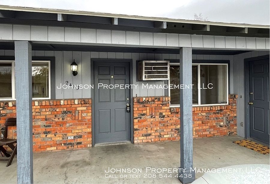 1st image of 2413 Hillcrest Ln