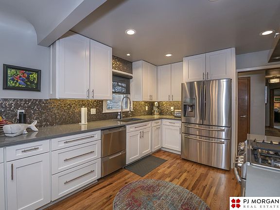 3rd image of 2917 S 94th St