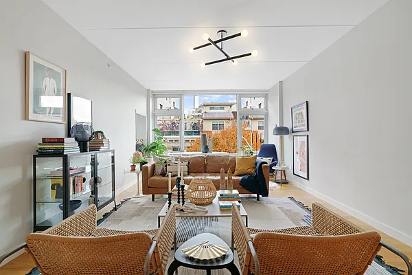 Sold by Compass | media 22